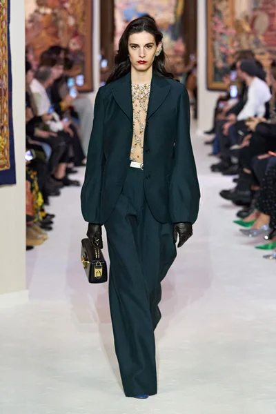 Look 45